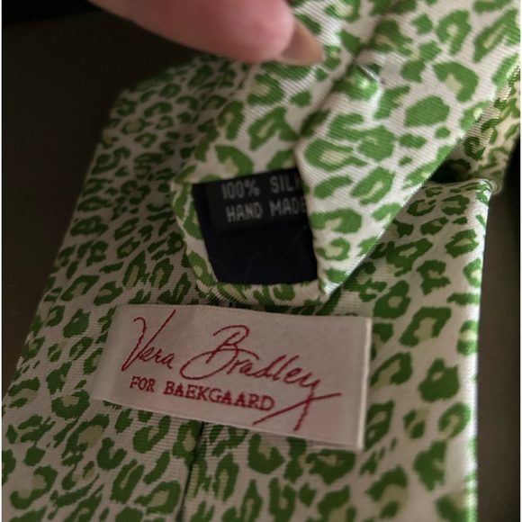 Vera Bradley for Baekgaard Men’s Silk Tie Handmade Green Leopard Print - Picture 2 of 3
